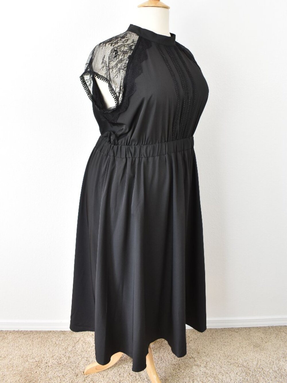 Liquorish London Black Lace Sleeve Midi Dress - 20 - Picture 4 of 11